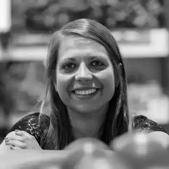 Dr Alie de Boer