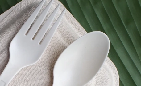 6 cosas que no sabías sobre el plástico compostable