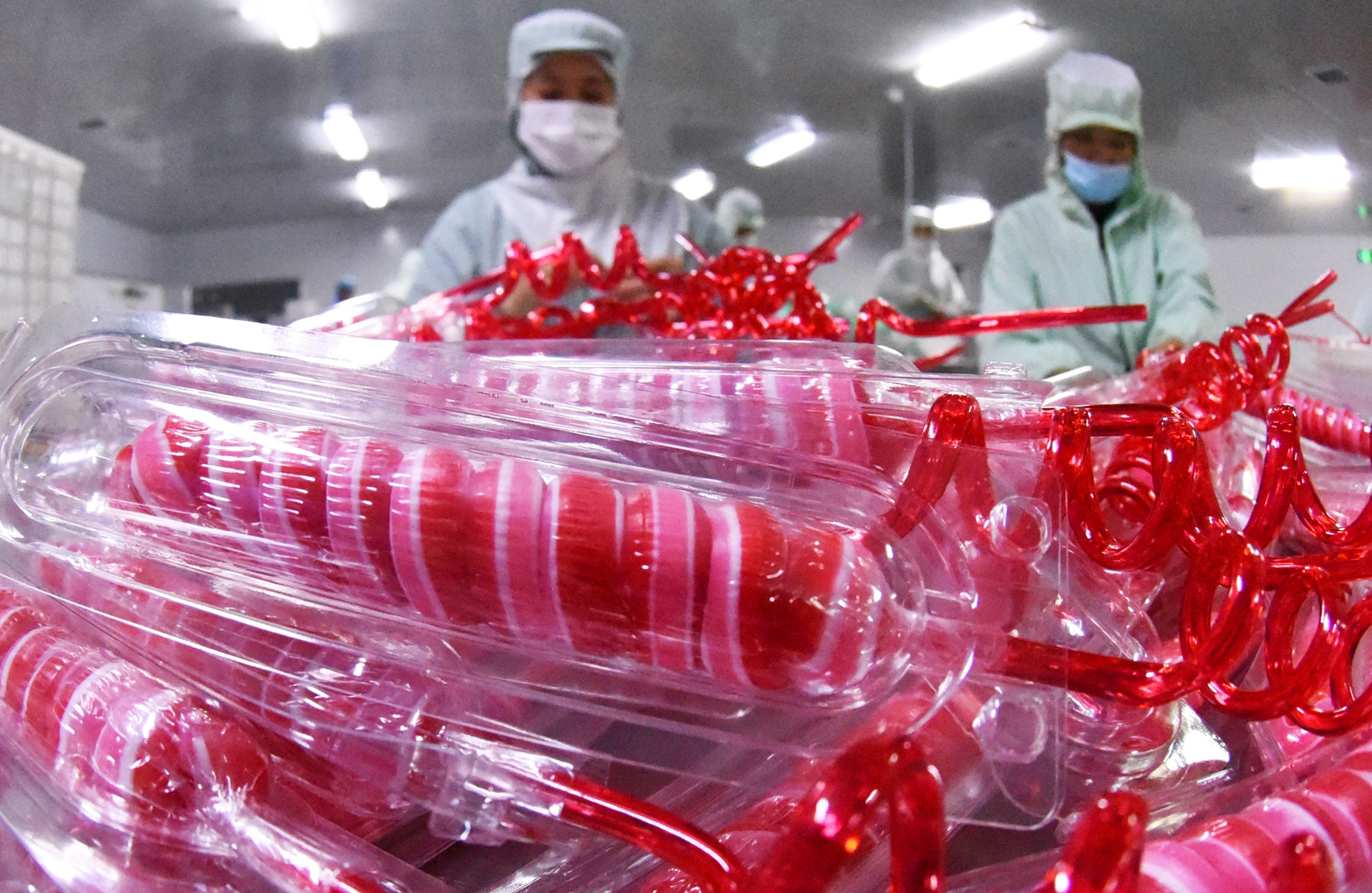 Colour use in food engineering 