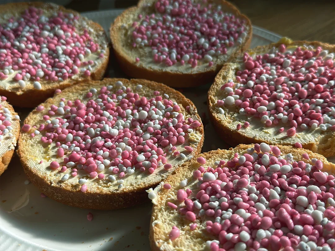 Beschuit met muisjes