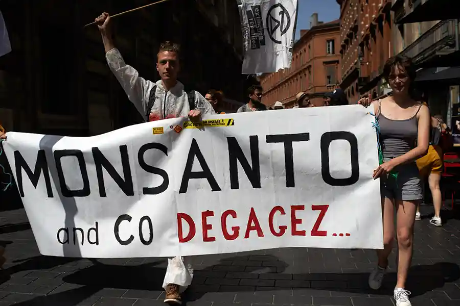 Protest against Monsanto-Bayer in France. 