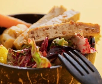 ¿Proporcionan las dietas basadas en vegetales suficientes proteína?